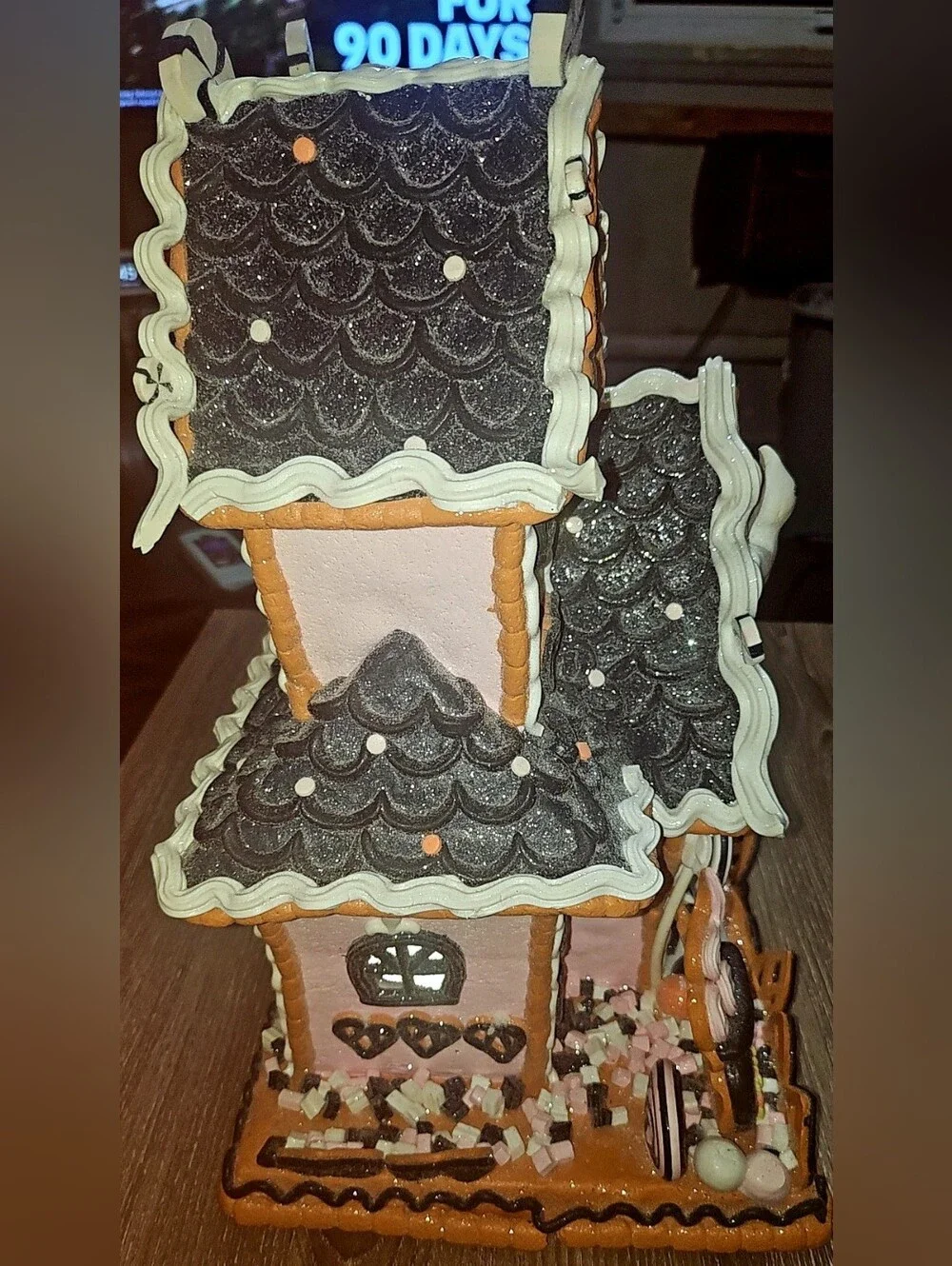 Candy Corn Lane Pastel LED Gingerbread Halloween House Lights Up and works! 16